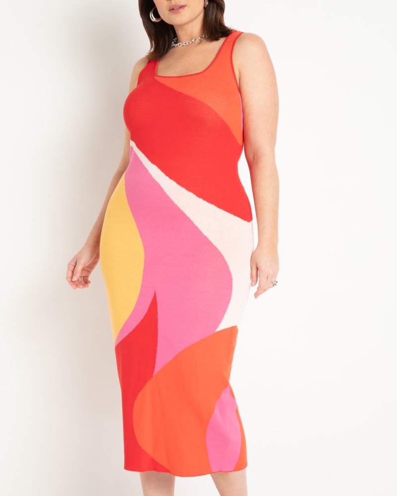 Front of a model wearing a size 14|16 Intarsia Column Dress in Graphic Swirl by ELOQUII. | dia_product_style_image_id:300005